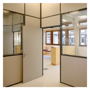 Local professionnel 99 m2 accs plain-pied Strasbourg - Schiligheim